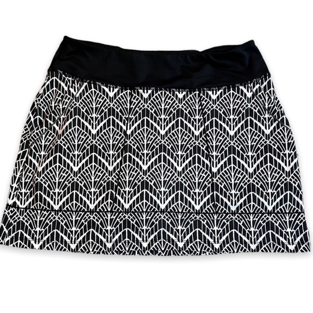 TITLE NINE Black & White Printed Skorts Size XS